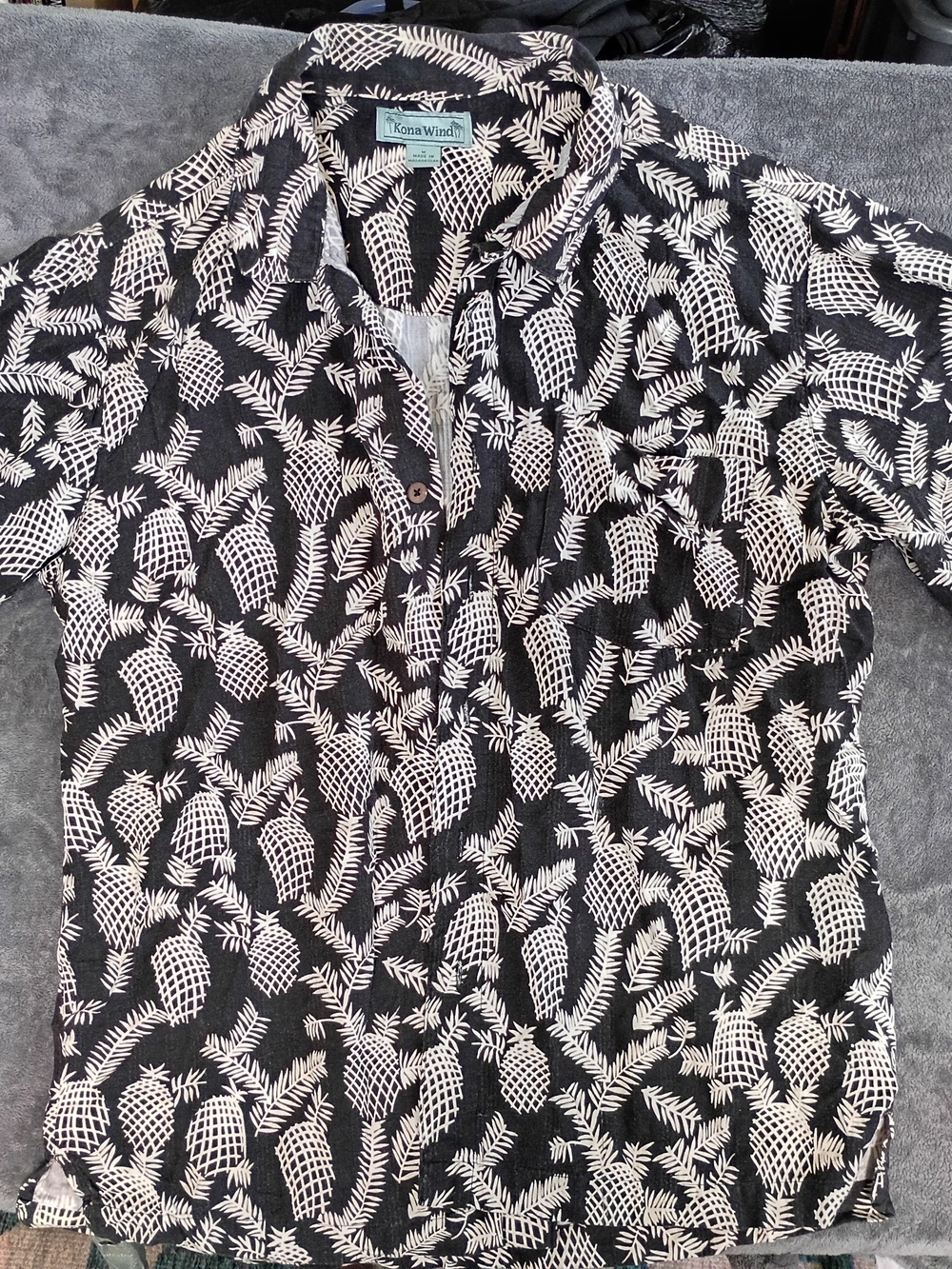 Black & White Pineapple Print Button-Down Shirt